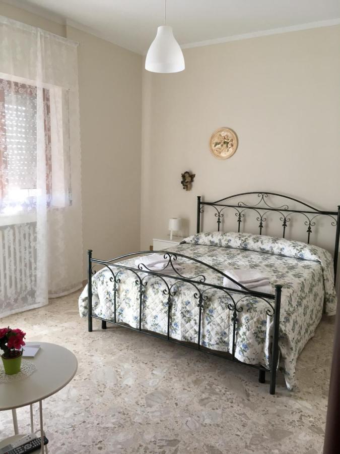 B&B Al Campanile Taranto Exterior foto